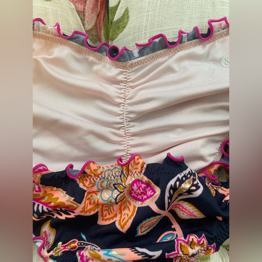 Small Patterned Bikini Bottom - Picture 2 of 5